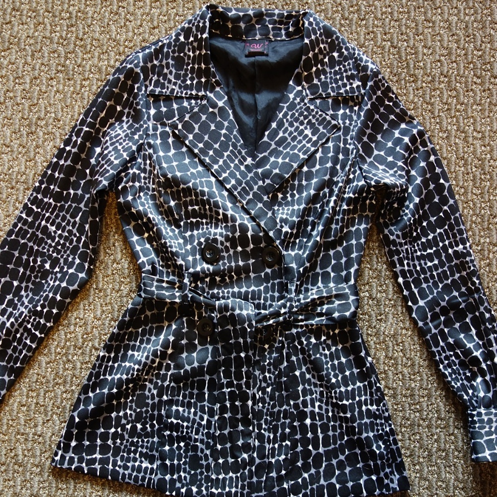 Double-breasted Trench Jacket w/ Cuffs–Size S